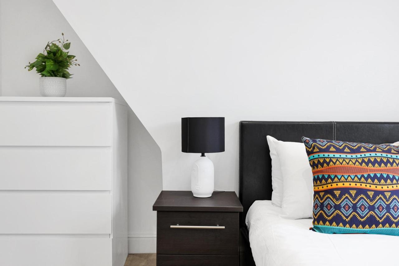 Loft Aartment Short Term & Flexible Renting Hackney With Free Wifi & Balcony * Londra